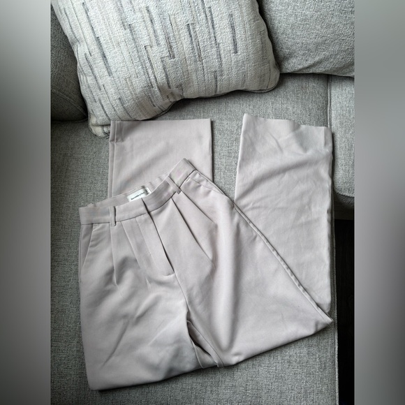 Abercrombie & Fitch Pants - Abercrombie & Fitch High Waisted Pant size 00